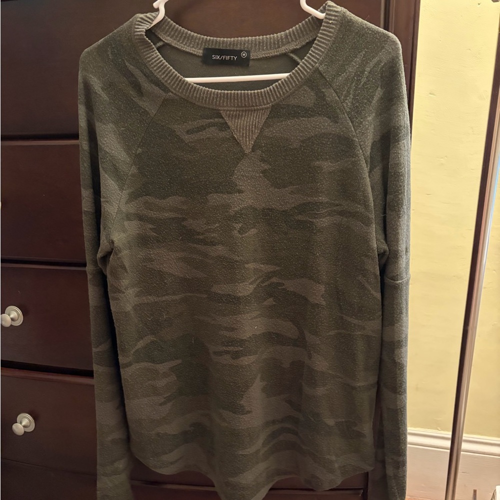 Women’s camo pull over